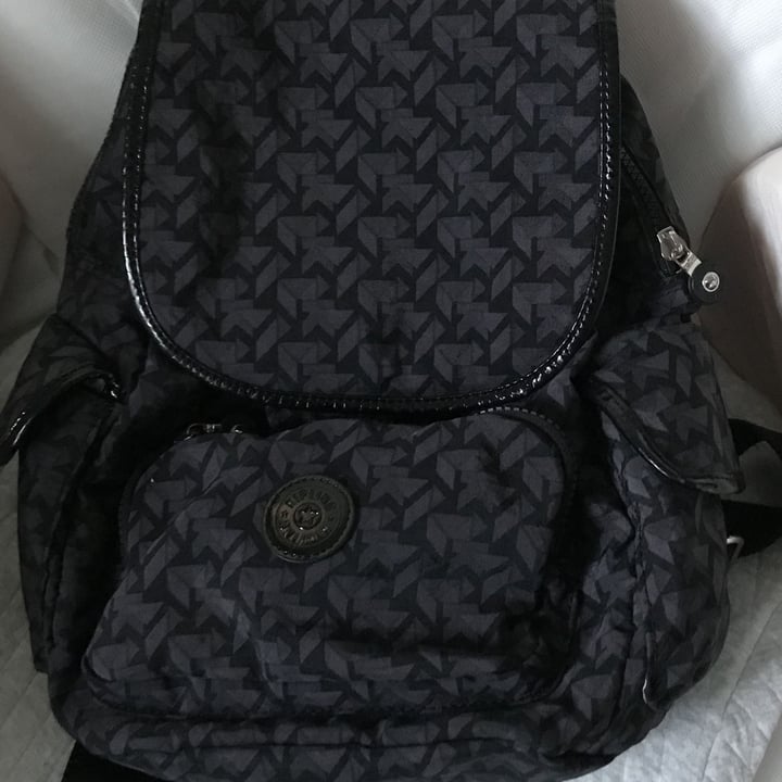 photo of Kipling mochila shared by @anaribas on  08 May 2022 - review