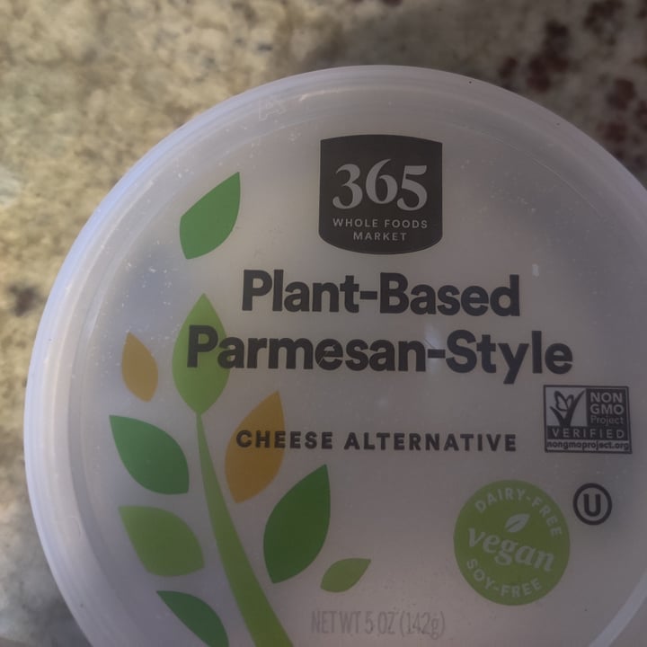photo of 365 Whole Foods Market Parmesan cheese shared by @vegun on  06 Nov 2021 - review