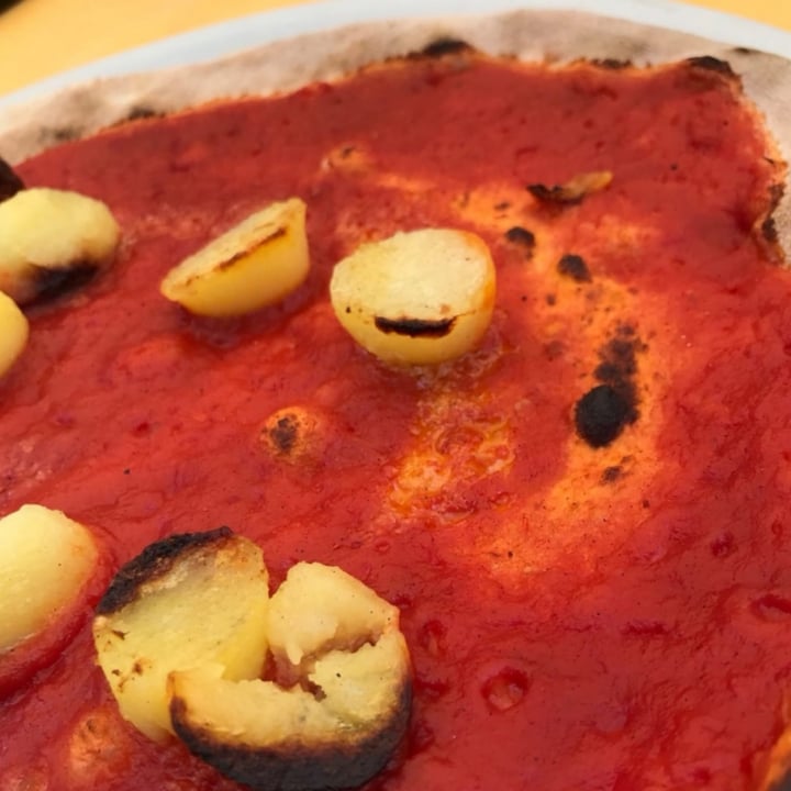photo of Pizzeria Al Carmine Marinara con le patate al forno shared by @giuliapedron on  19 Jul 2021 - review