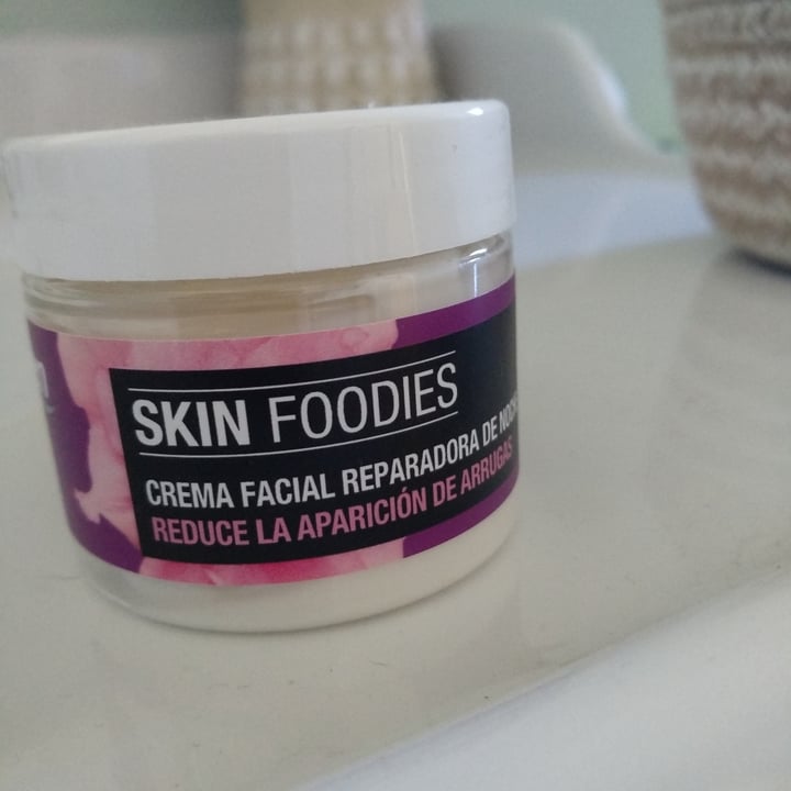 review photo of Cien Crema Facial Reparadora De Noche shared by @vvicky on 14 Oct 2020 - review