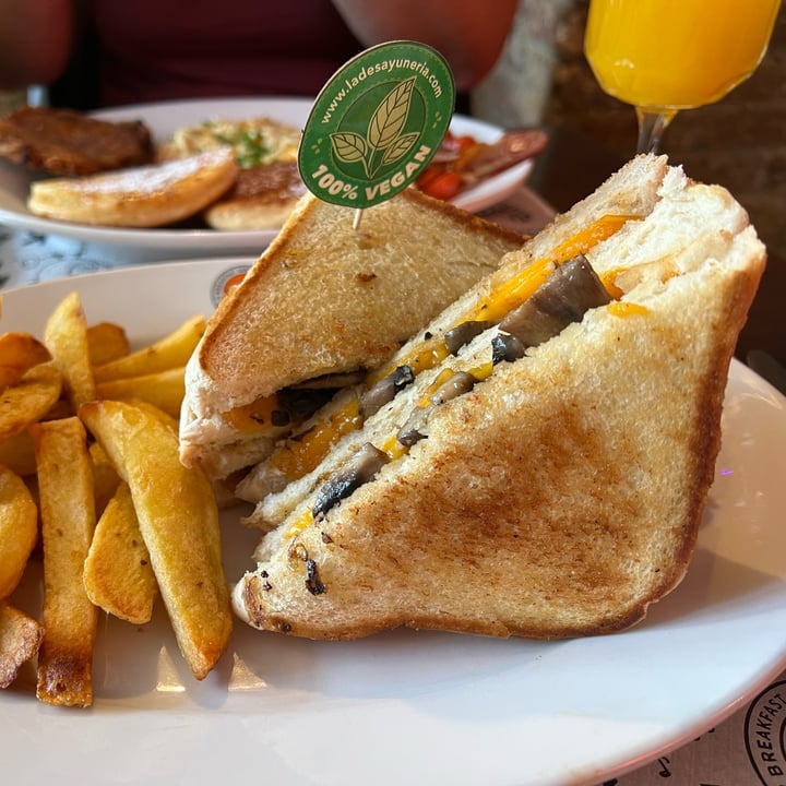 review photo of La Desayunería Grilled Cheese Sandwich shared by @michellewatson on 17 Apr 2022 - review