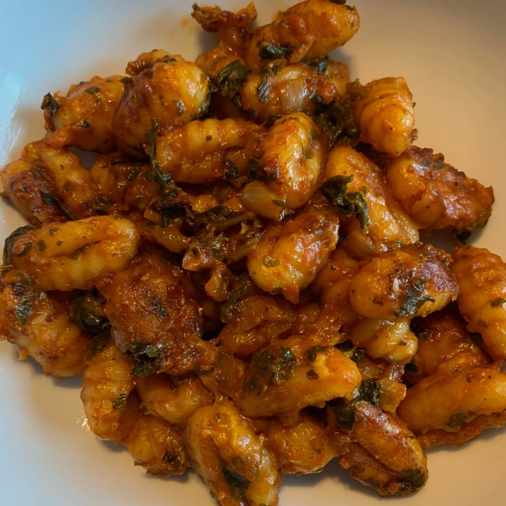 review photo of Continente Gnocchi com molho de tomate e espinafres shared by @juliaborges22 on 02 Jun 2022 - review