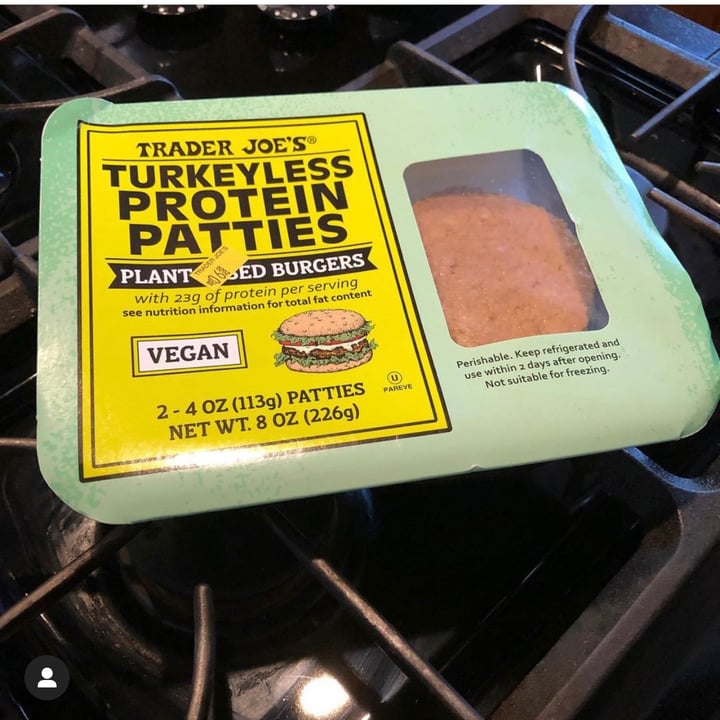 photo of Trader Joe's Turkeyless Protein Patties shared by @sandyvilletti on  18 Dec 2020 - review