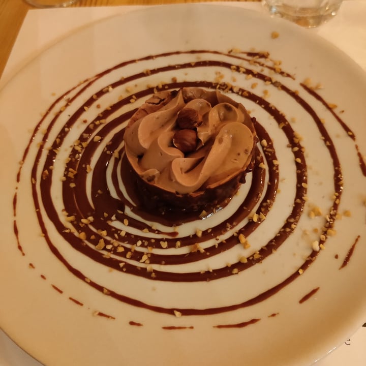 photo of Nativa Ristorante Rocher al cioccolato con cuore al caramello salato shared by @emilianogiangreco on  07 Sep 2022 - review