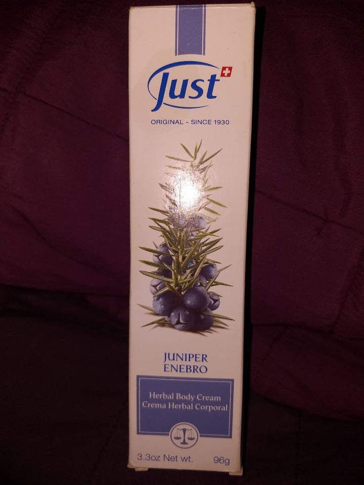 photo of Just Crema corporal de enebro shared by @brencomepastito on  24 Mar 2020 - review