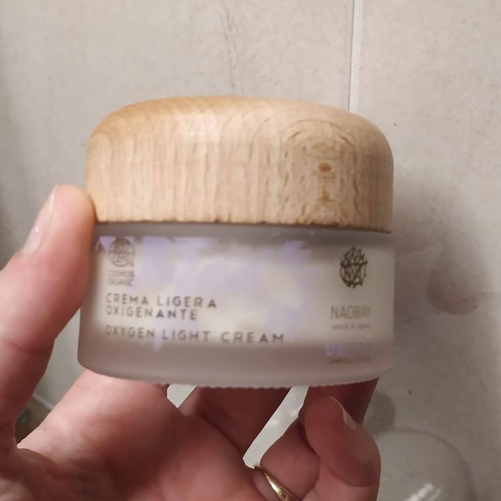photo of Naobay Crema ligera oxigenante día shared by @elkeandrea9 on  08 Aug 2021 - review