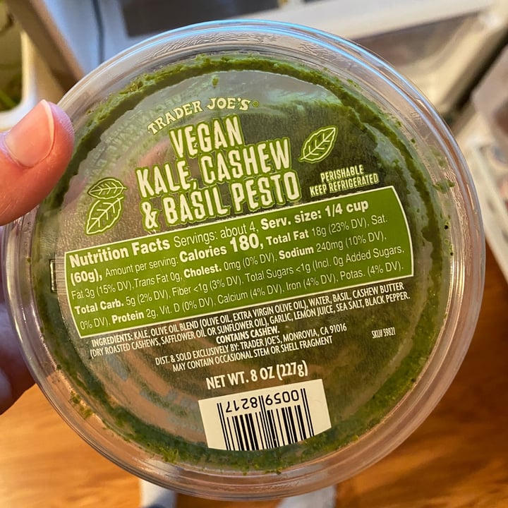 photo of Trader Joe's Vegan Kale, Cashew & Basil Pesto shared by @snl017 on  23 Dec 2021 - review