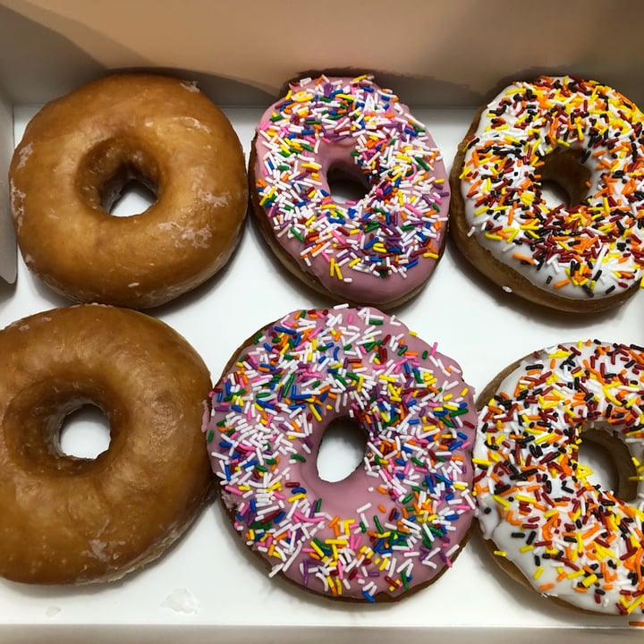 photo of Mmm Donuts • Café & Bakery Assorted donuts shared by @poppyseeds on  28 Oct 2020 - review