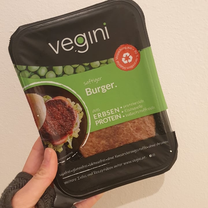 photo of Vegini Burger shared by @veganfindsaustria on  27 Apr 2020 - review