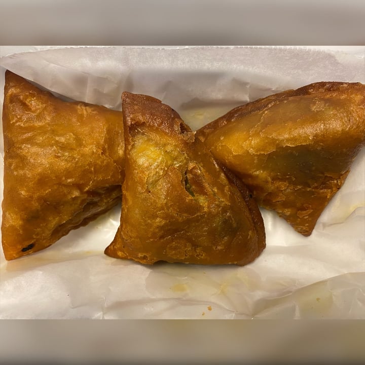 photo of Spice grill and bar | Best Indian Restaurant | Best Indian Curry | Best Indian Food Veggie Samosas shared by @merelymarlo on  23 Jul 2022 - review