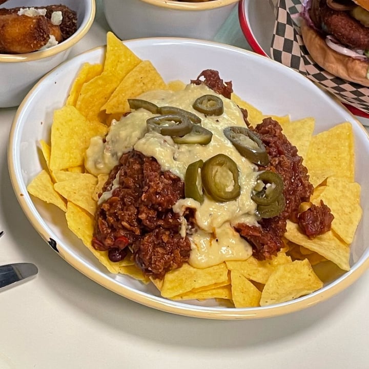 review photo of Rudy's Dirty Vegan Diner Nacho Chilli Cheeze shared by @eleonoradoss on 13 Apr 2022 - review