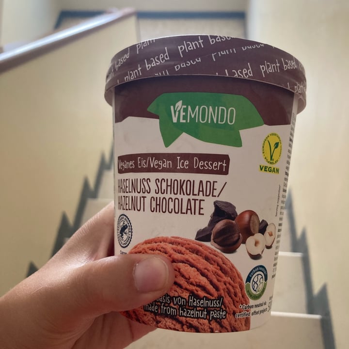 photo of Vemondo gelato cioccolato e nocciola shared by @annabbi on  16 Sep 2022 - review