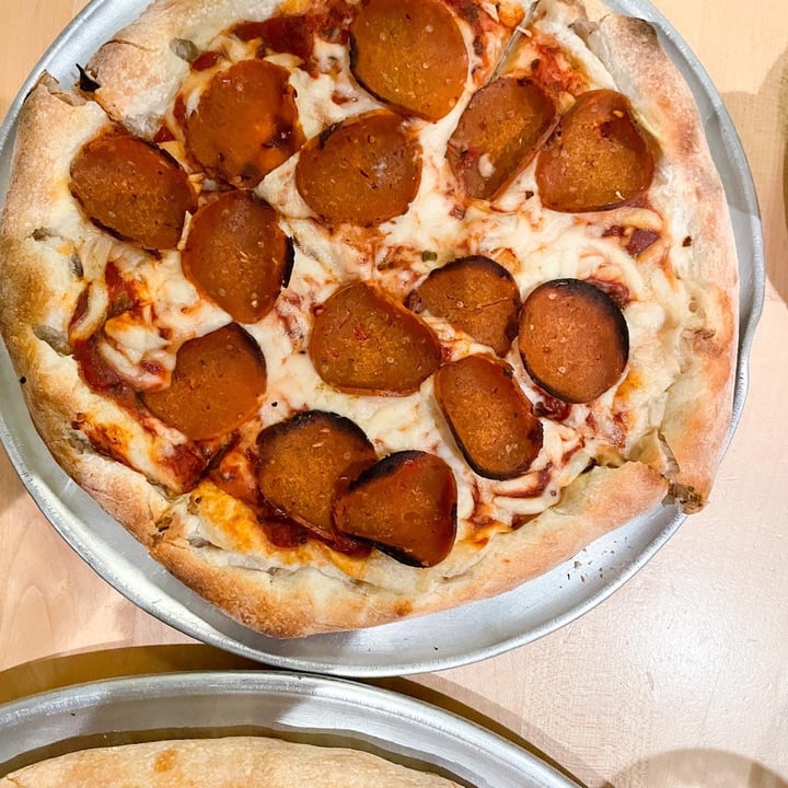 photo of The Tomato Head Vegan pepperoni pizza shared by @earthtostacy on  28 Feb 2022 - review