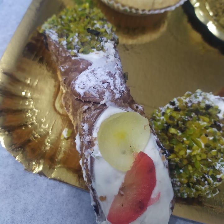 photo of Il Dolce Sapore Cannolo al pistacchio shared by @carmen1994 on  17 Apr 2022 - review