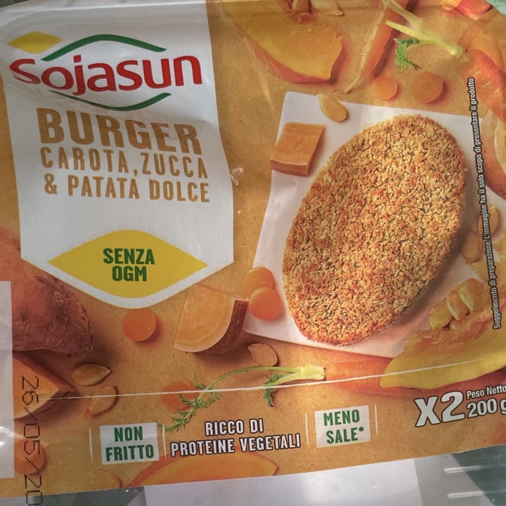 photo of Sojasun Burger Carota, Zucca E Patata Dolce shared by @elisaruocco on  21 May 2022 - review