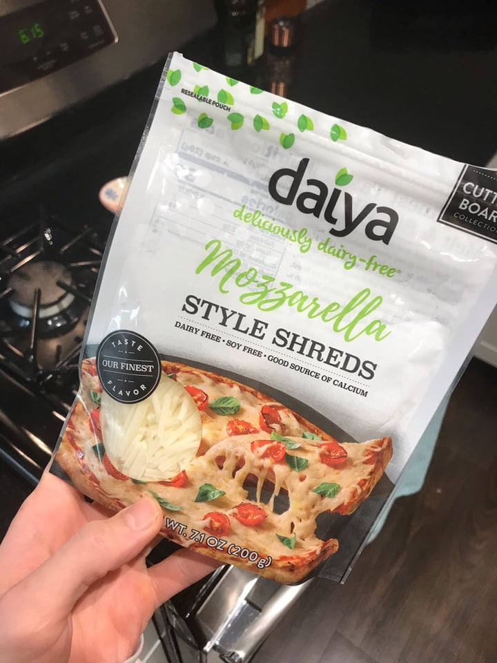 photo of Daiya Mozzarella Style Shreds shared by @tryingveganwithmario on  03 Dec 2018 - review