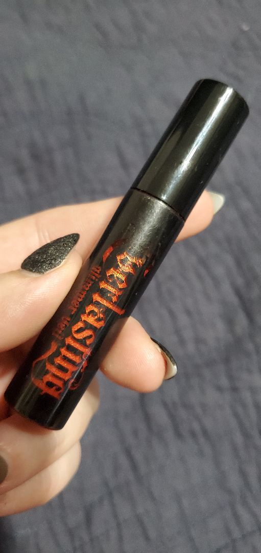 photo of KVD Beauty Everlasting Glimmer Veil - Rocker shared by @marea707 on  06 Jan 2020 - review