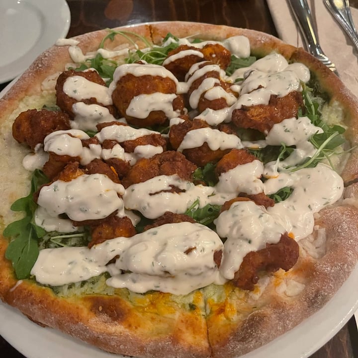 photo of Sage Plant Based Bistro and Brewery Echo Park Buffalo Cauliflower Pizza shared by @trinakm on  13 Nov 2021 - review