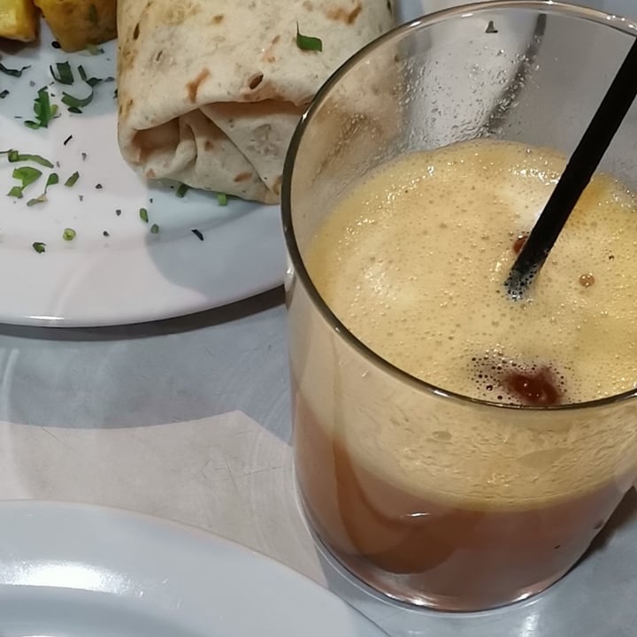 review photo of Sana vegetariana zumo de frutos rojos y naranja shared by @laurauf on 21 Nov 2022 - review