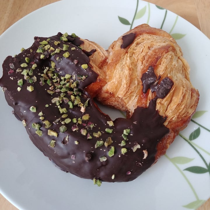 photo of Oh My Days Vegan Cafe Palmier with Chocolate shared by @alynereis on  24 Sep 2021 - review