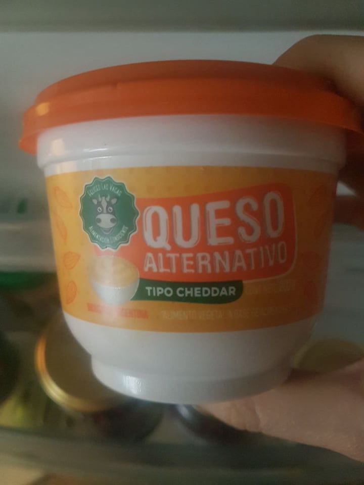 photo of Felices Las Vacas Untable de Almendras Sabor Cheddar shared by @femivegana on  02 Aug 2019 - review