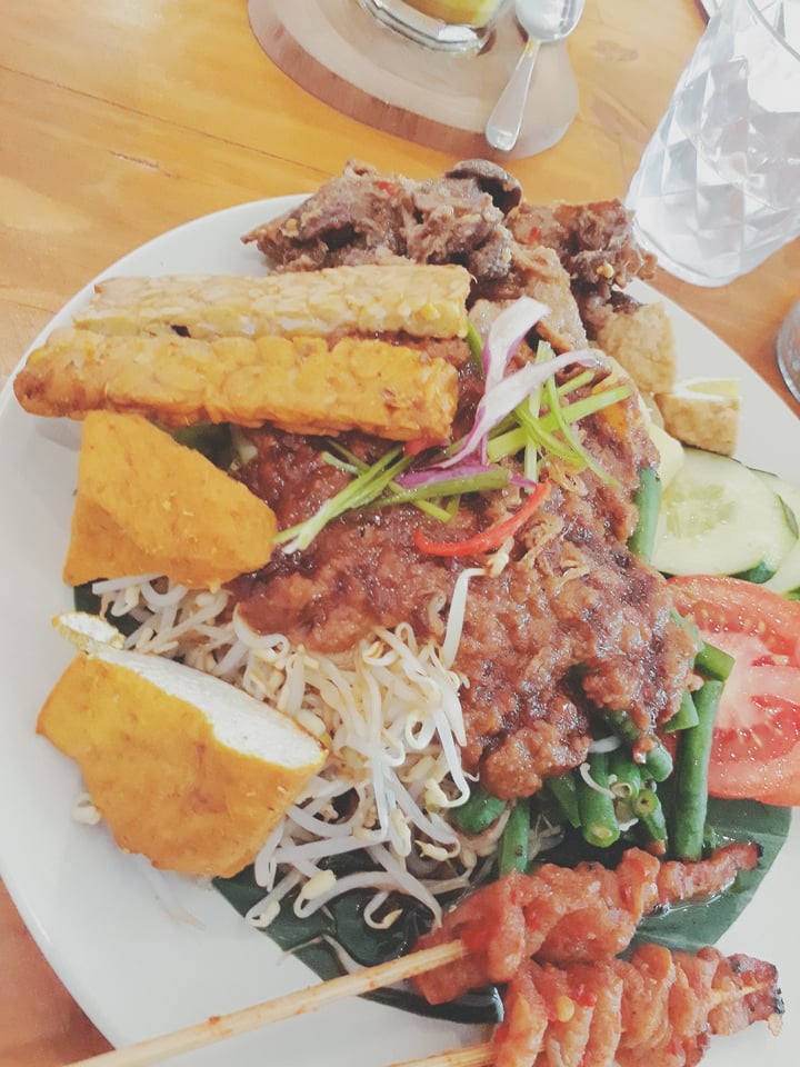 photo of Give Cafe Gado-gado shared by @ysquared on  05 Dec 2018 - review