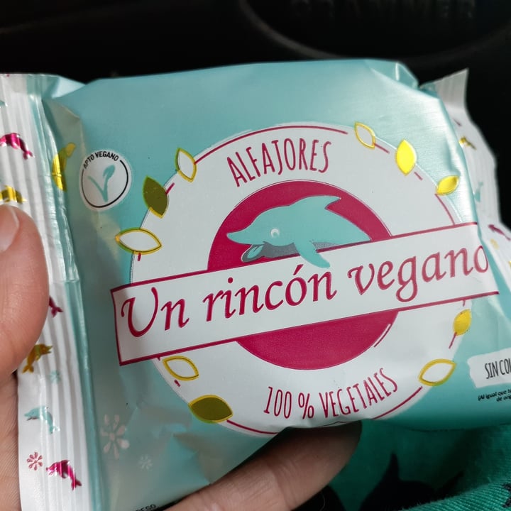 photo of Un Rincón Vegano Alfajor Chocolate Blanco shared by @nataliacorbella on  18 May 2020 - review