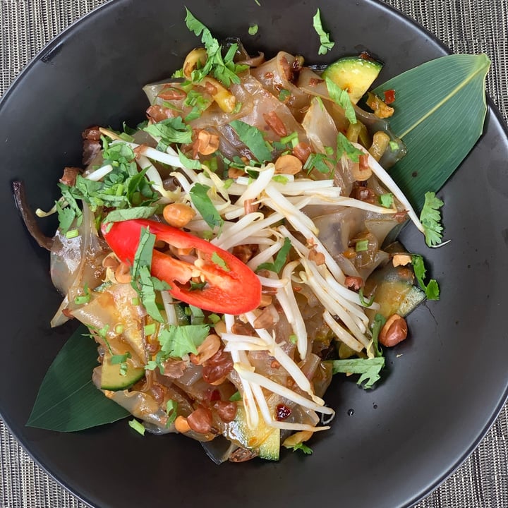 review photo of LRC (Ladies' Recreation Club) Tossed Mung Bean Noodle With Szechuan Chili Sauce shared by @amym852 on 25 Feb 2021 - review