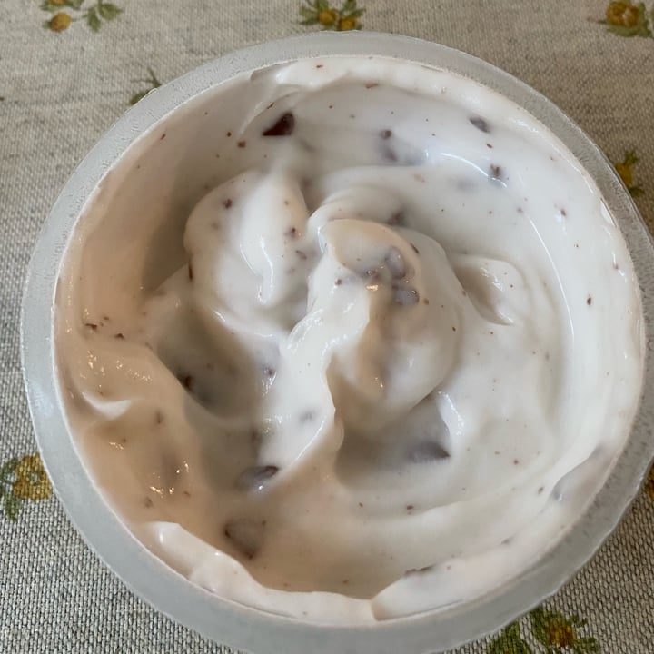 photo of Alpro Absolutely Coconut Stracciatella shared by @michelavegan on  22 Sep 2022 - review