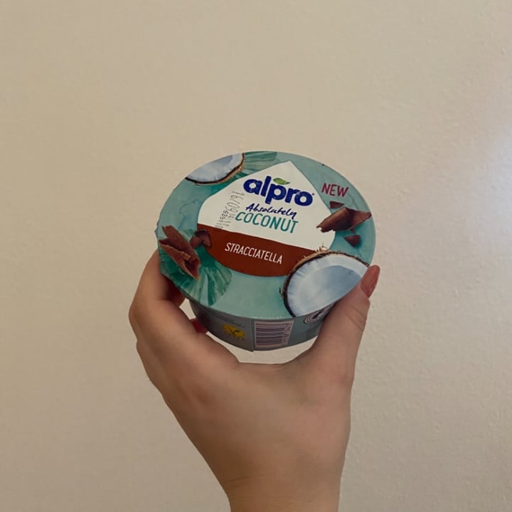 photo of Alpro Absolutely Coconut Stracciatella shared by @ilariacera on  28 Aug 2022 - review