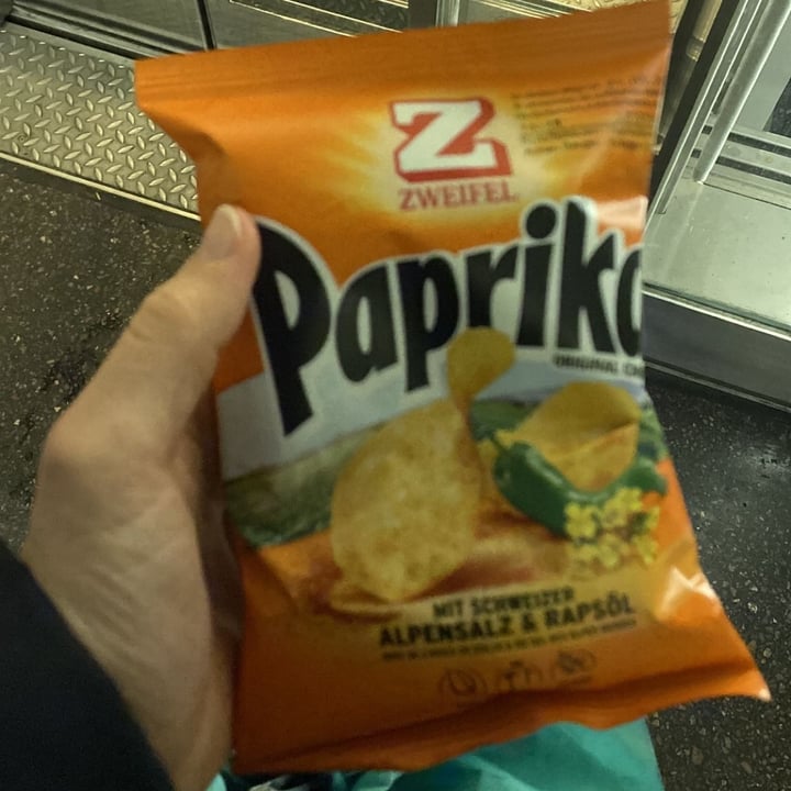 photo of Zweifel Paprika Original Chips shared by @heymiiri on  10 Mar 2022 - review
