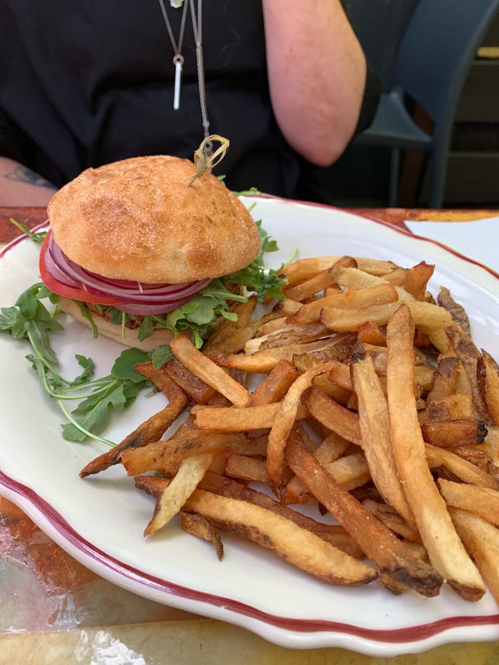 photo of The Egg's Nest Vegan burger shared by @ggp441622 on  24 Aug 2019 - review