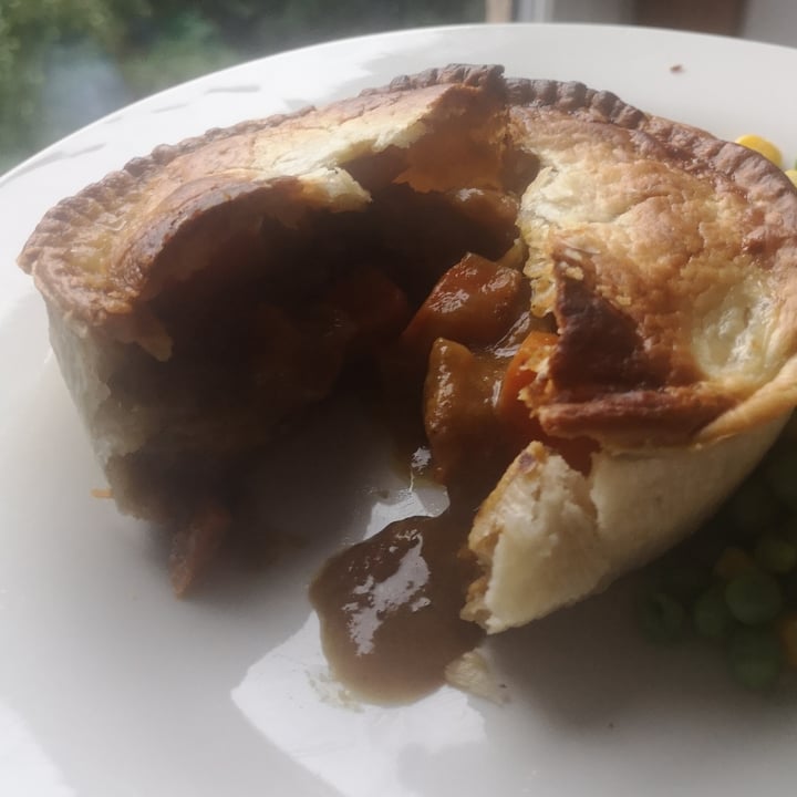 photo of Young Vegans Pie Shop Katsu Curry pie shared by @sweetsoy on  06 Aug 2020 - review