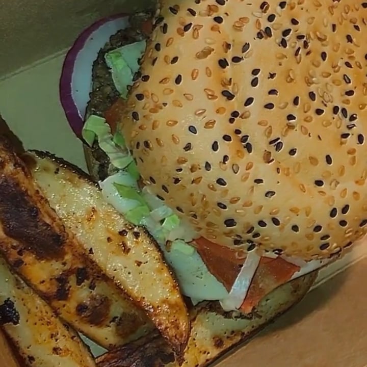 photo of H123 (Hello123 - St Henri) Cheese Burger shared by @happyvegangirl on  04 Oct 2021 - review