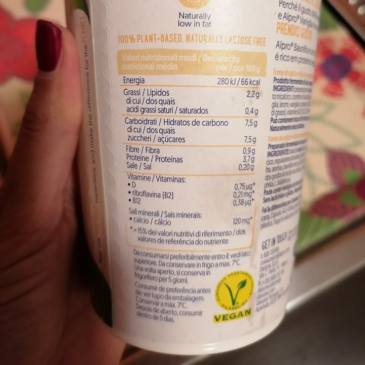 photo of Alpro yogurt vaniglia 500 gr shared by @ilariazag on  27 Sep 2022 - review