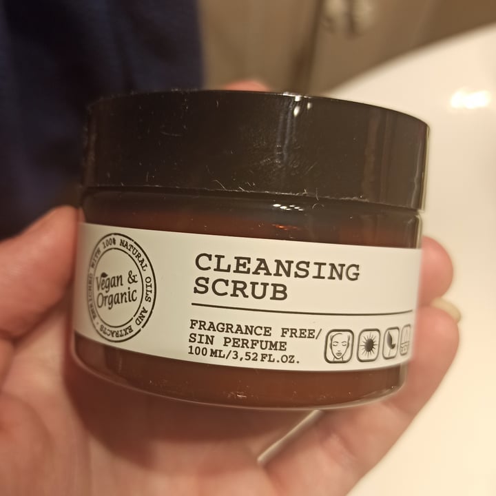 photo of Revuele Cleasing scrub shared by @srtamatthews on  28 Feb 2022 - review