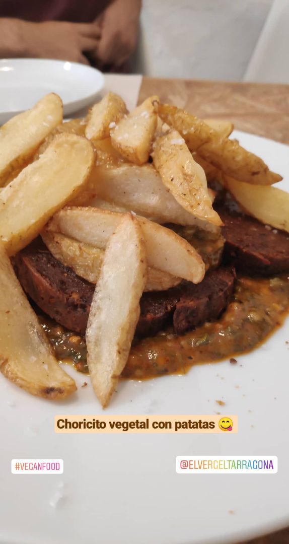photo of EL VERGEL RESTAURANT VEGÀ Chorizo vegetal con patatas fritas shared by @oscarveganactivist on  01 Jul 2019 - review