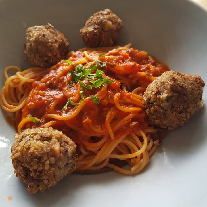 review photo of Real Food Vegetable Balls Pasta shared by @greenwithenvy on 07 Aug 2020 - review