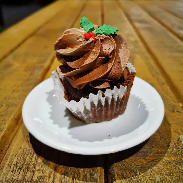 review photo of 3 Three's Coffee Lounge (Birmingham Coffee Shop) Brownie Cupcake shared by @vegandoesitsuck on 03 Apr 2020 - review