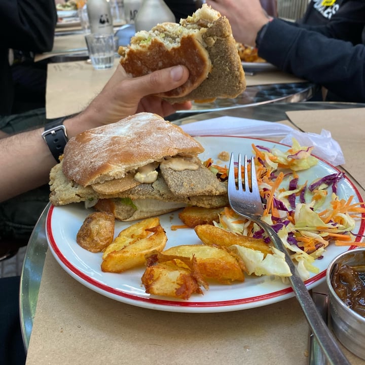 photo of Gordo Vegano Sandwich de Milanesa shared by @sabrinasilvero on  12 Nov 2022 - review
