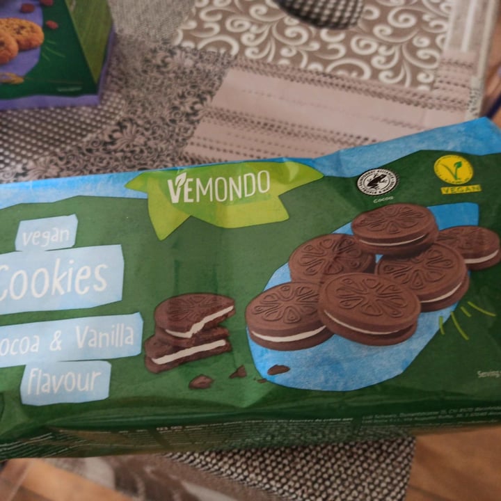 photo of Vemondo  Vegan cookies Cocoa and Vanilla shared by @cassymanty on  02 Jul 2022 - review
