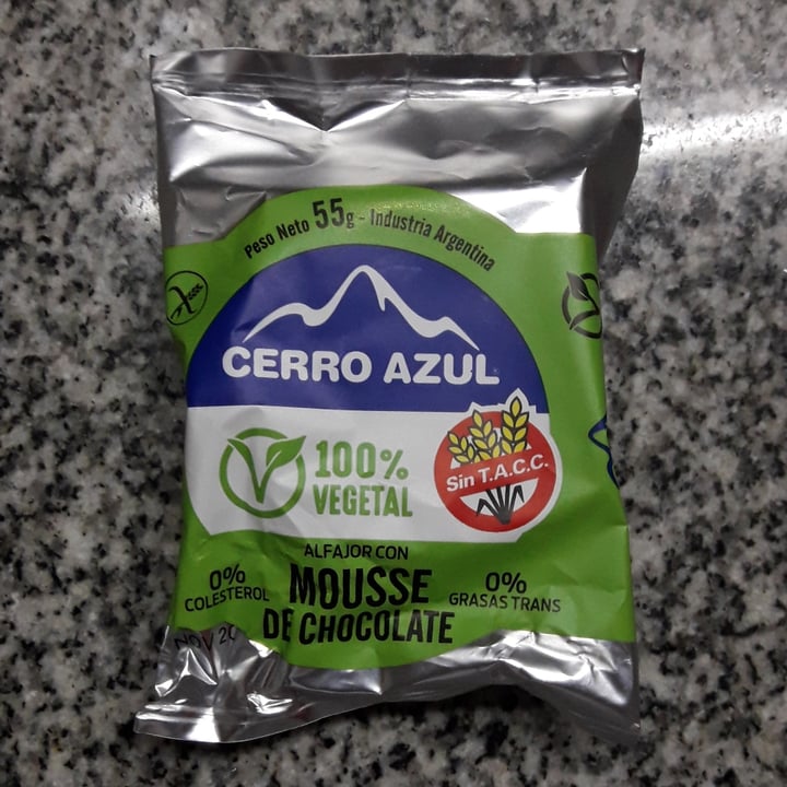 photo of Cerro Azul Alfajor Mousse de Chocolate shared by @lulonuciforo1 on  18 Aug 2020 - review