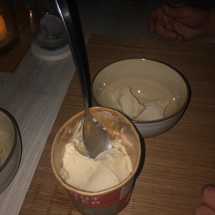photo of Gaia & i Peanut Butter Plant Based Frozen Dessert shared by @zsuz on  03 Jul 2022 - review