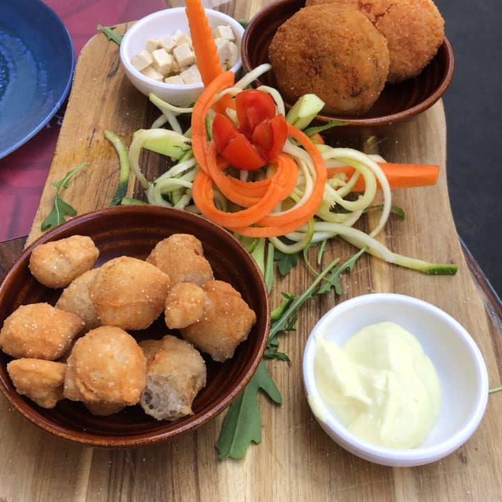 photo of Rifugio Romano ANTIPASTO DEL RIFUGIO VEGAN shared by @rosy13 on  25 Mar 2022 - review