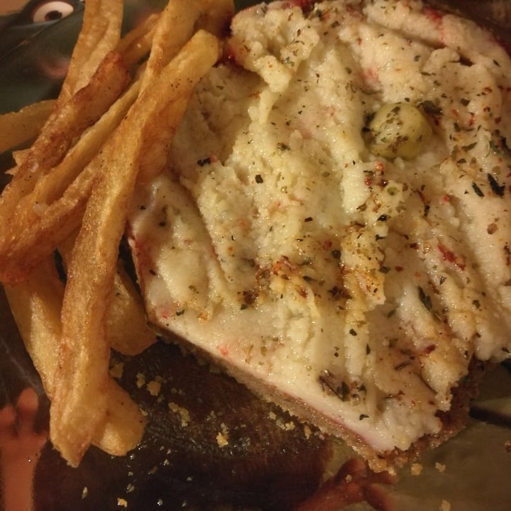 review photo of Venue Milanesa Napolitana De Seitán Con Papas Fritas shared by @humanafterall on 23 Sep 2020 - review