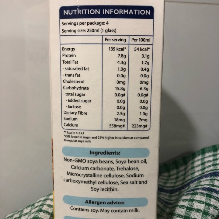 photo of FairPrice FairPrice Hi Calcium Fresh Soya Milk - Original shared by @r3ddrag0n on  05 Apr 2019 - review