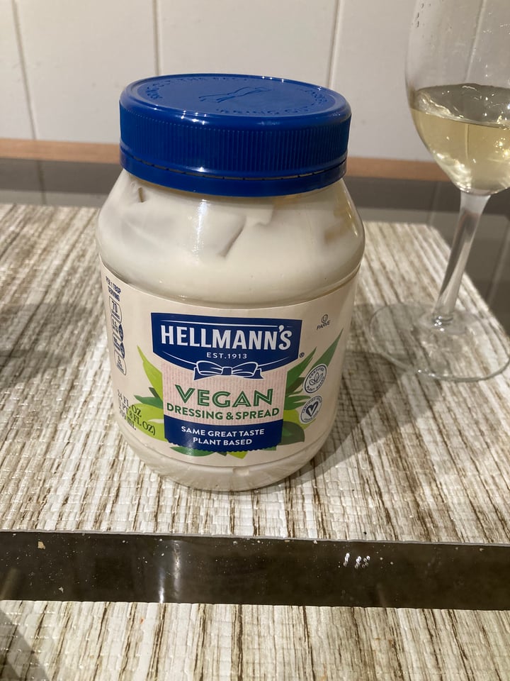 photo of Hellmann’s Vegan Dressing & Spread shared by @maesti on  05 Oct 2022 - review