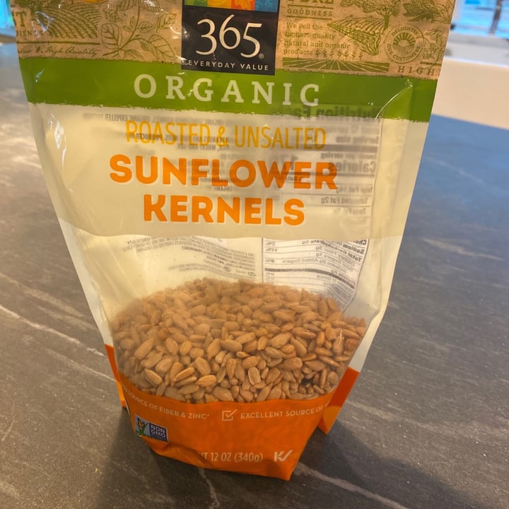photo of 365 Whole Foods Market Sunflower kernels shared by @raiven12896 on  30 Nov 2020 - review
