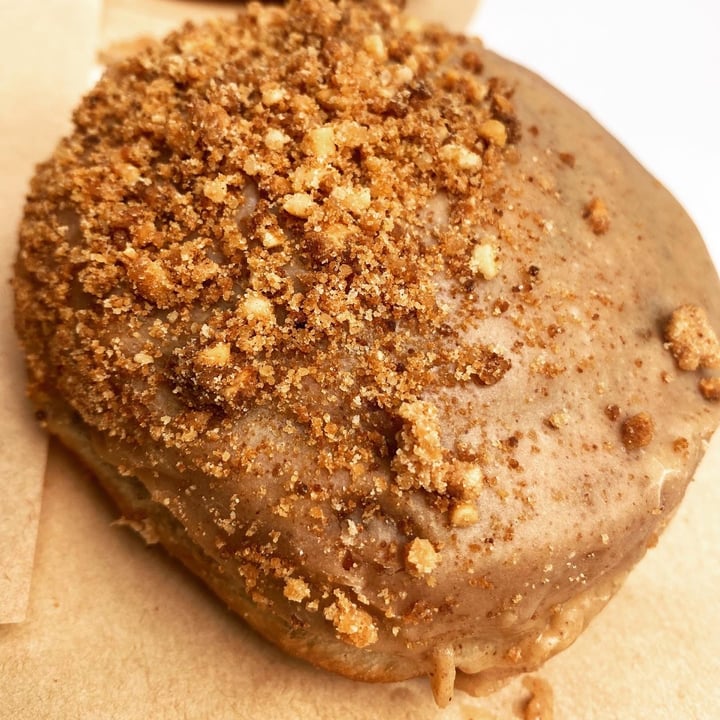 photo of Crosstown Marylebone - Vegan Doughnuts & Coffee Almond Butter Cinnamon Scroll shared by @criiiiiiii on  08 May 2022 - review