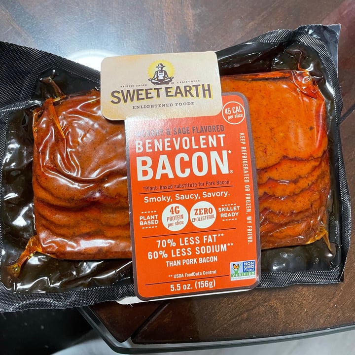 photo of Sweet Earth Benevolent Bacon Hickory & Sage Smoked Seitan Bacon shared by @esmevegana on  23 Aug 2021 - review